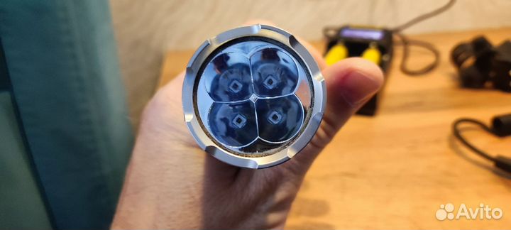Nitecore C17