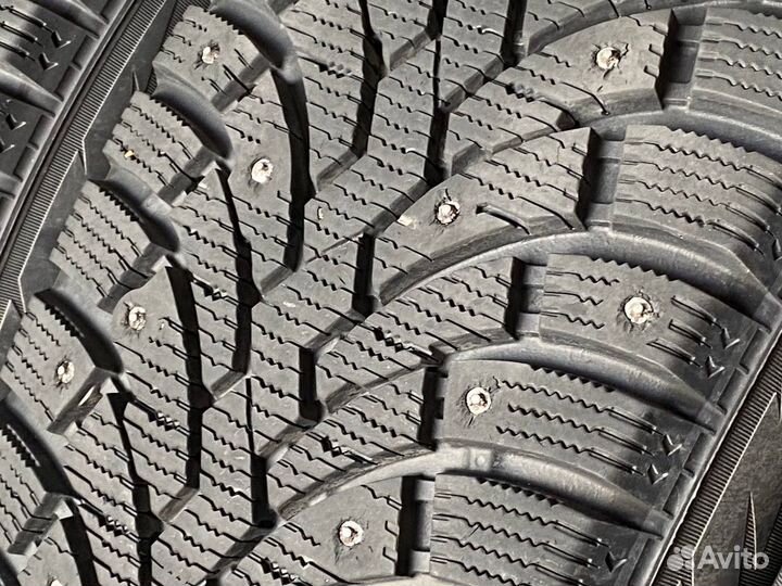 Pirelli Formula Ice 215/65 R16