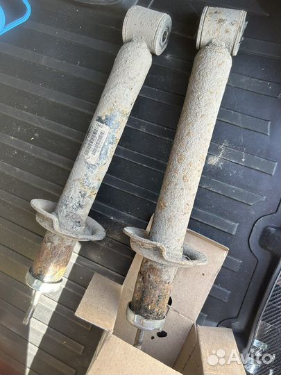 Задние амортизаторы Лада Приора