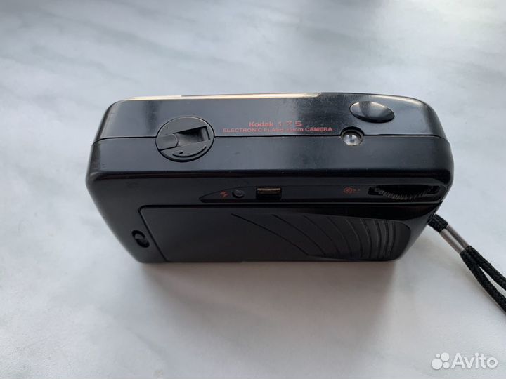 Kodak 175 electronic flash 35mm camera