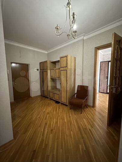 2-к. квартира, 76 м², 10/10 эт.