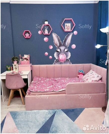 Детская кровать с мягкой спинкой