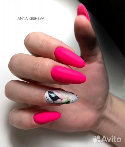 Маникюр с покрытием гель-лаком