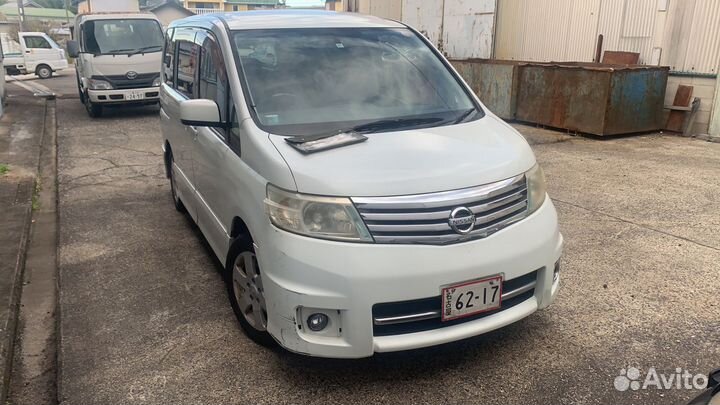 Подкрылок Nissan Serena CC25 Правый Передний 2006