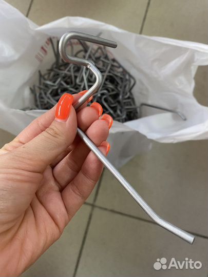 Крючки одинарные на эконом панель