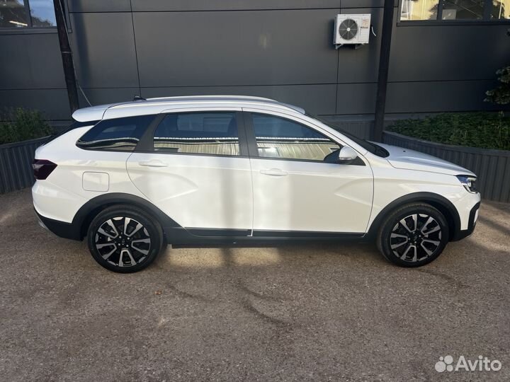 LADA Vesta Cross 1.8 CVT, 2024