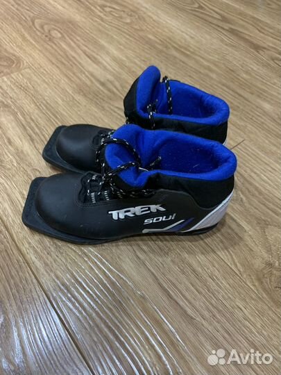 Лыжные ботинки