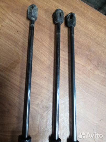 Амортизатор багажника задний Ford Fusion