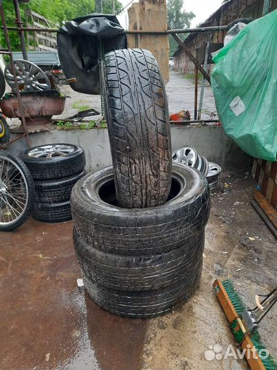 Dunlop Grandtrek AT3 235/65 R17