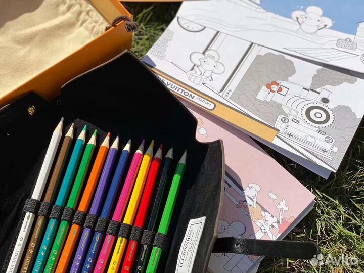 Набор цветных карандашей louis vuitton