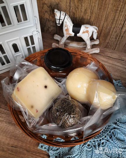 Яйца перепелиные и куриные, домашнее мясо и другое