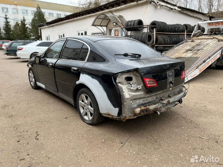 В разборе Nissan Skyline 35