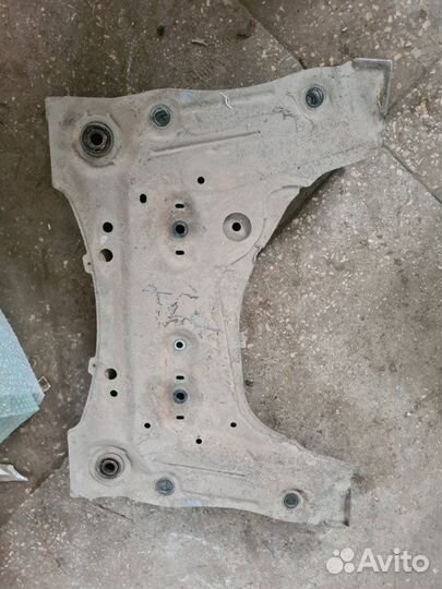 Подрамник Renault Fluence седан M4R 2011