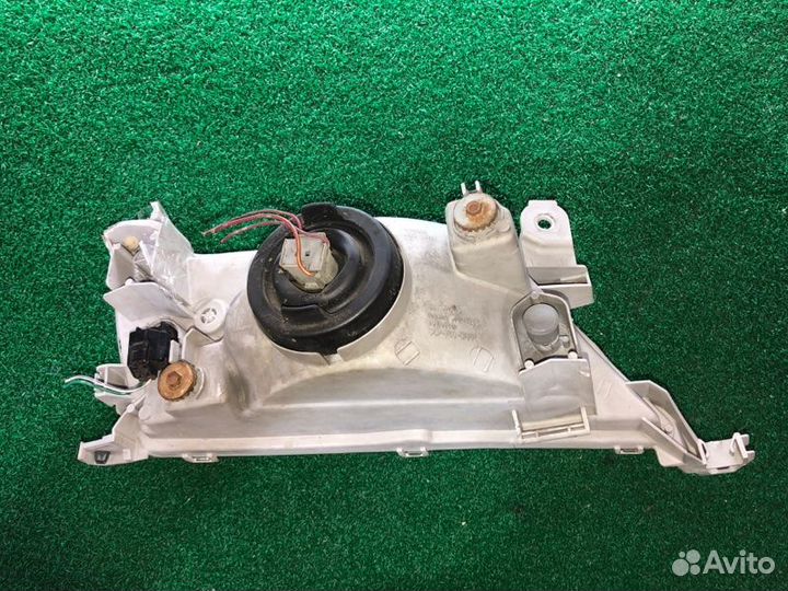 Фара передняя левая Toyota Carina AT211