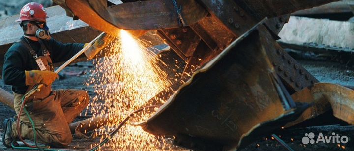 Газорезчик металлолома