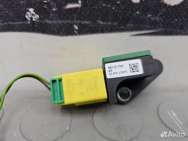 Датчик удара Volkswagen Passat B7 1.4 caxa 2013