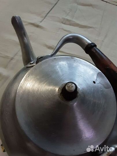 Чайник литой