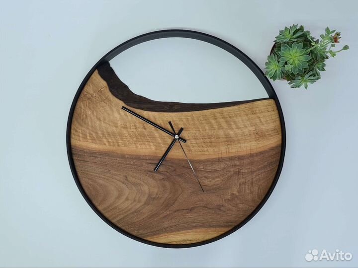 Настенные часы из дерева