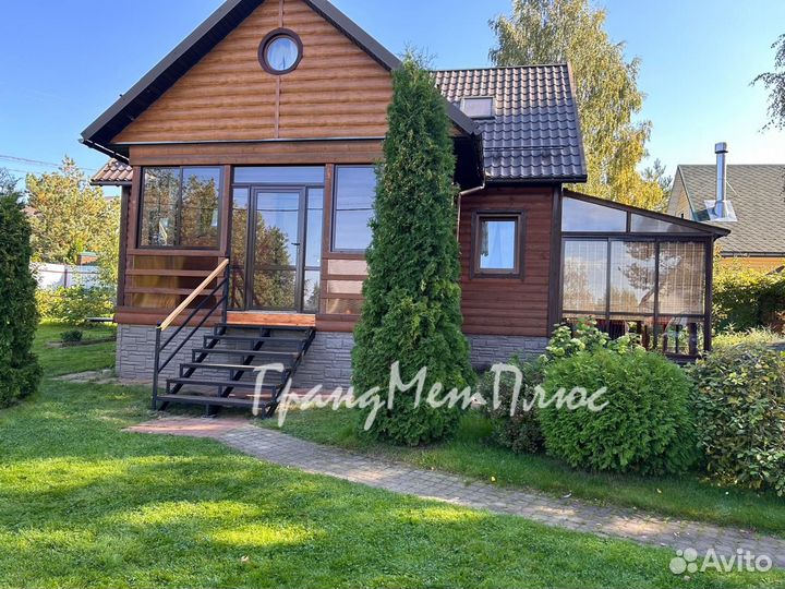 Крыльцо на косоурах из металла