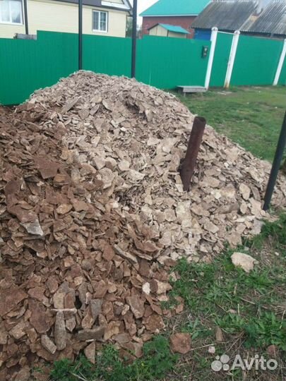 Песок. Щебень (плитняк). Бутовый камень