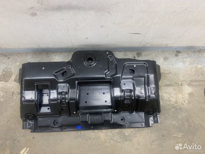 Защита двигателя передняя Toyota Land Cruiser