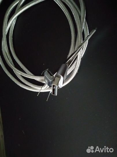 Кабель для зарядки USB - micro USB