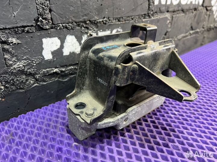 Подушка двигателя передняя правая Mitsubishi