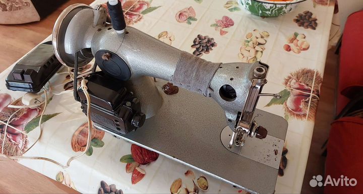 Швейная машинка ножная
