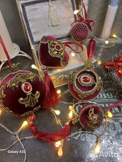 Новогодние шары на елку