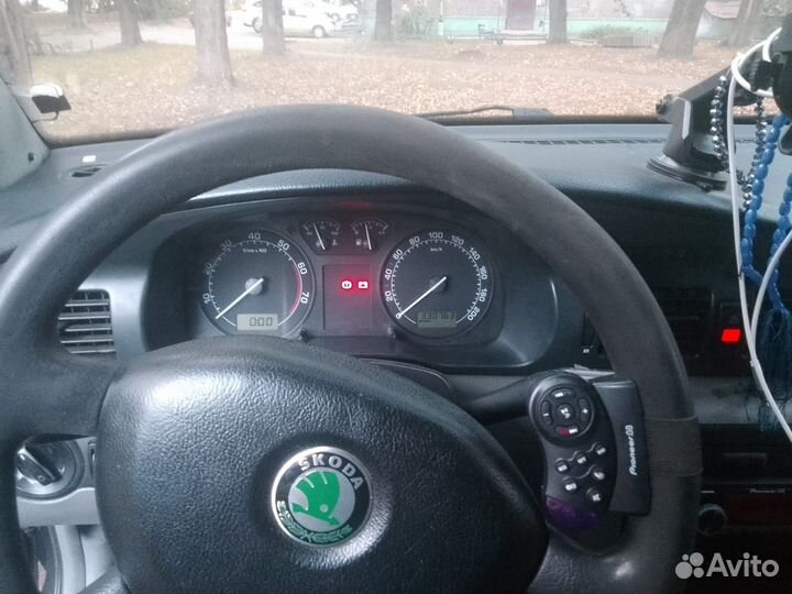 Skoda Octavia 1.6 МТ, 2002, 330 763 км