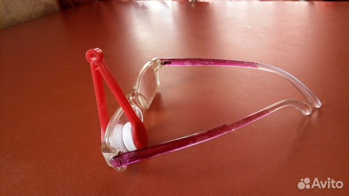 Щетка для чистки очков