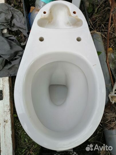 Унитазы и бачки б/у к унитазу