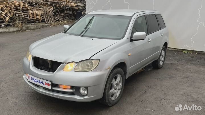 Накладка торпедо Mitsubishi Airtrek MR480811