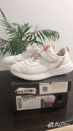 Кроссовки для девочки