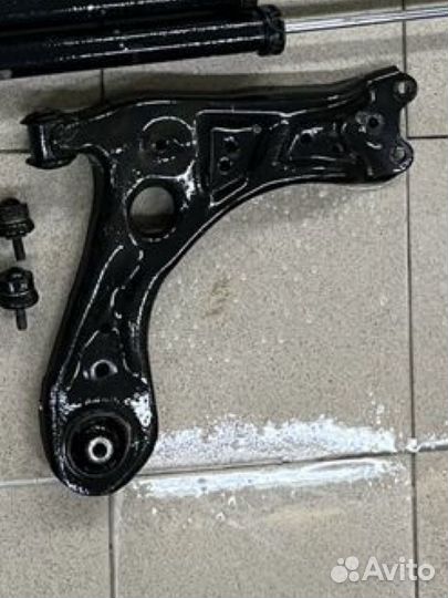 Рычаг передний правый polo sedan оригинал