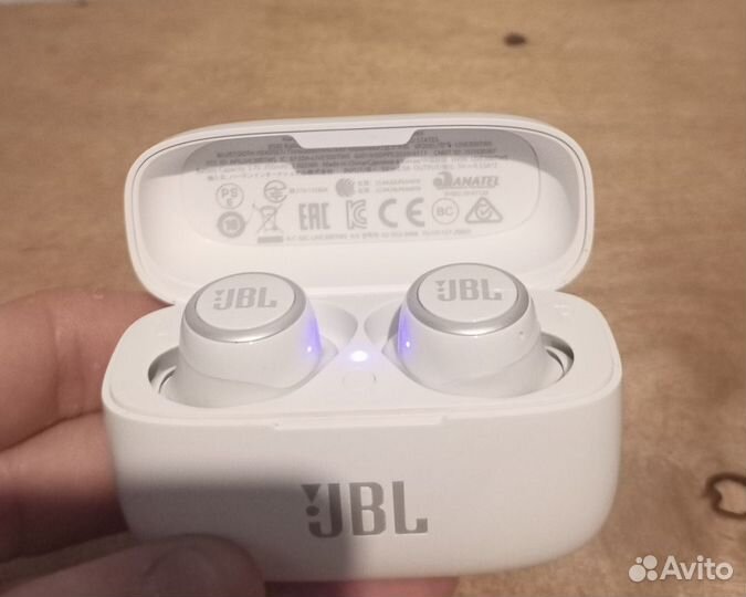 Наушники JBL live 300 tws