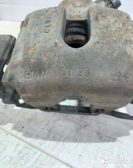 Суппорт передний правый BMW X5 E53