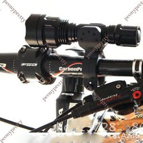 Держатель фонарика на руле велосипеда