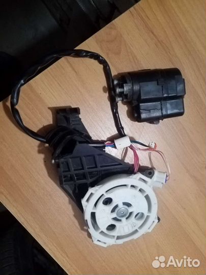 Элементы зеркала рав4