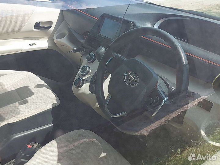 Toyota Sienta 1.5 CVT, 2017, 152 000 км