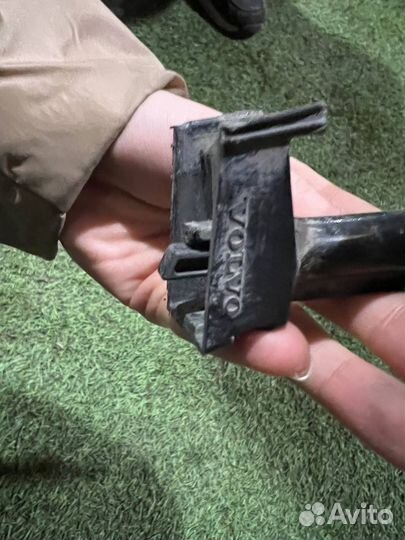 Замок лючка бензобака volvo s60