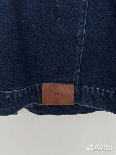 Джинсовая куртка женская