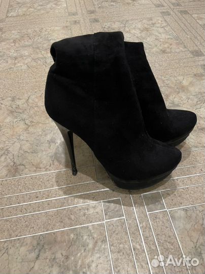 Продаю сапоги выше колено, юбка в подарок