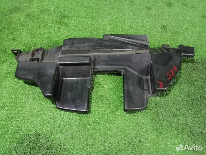 Дефлектор радиатора правый Nissan X-Trail NT31