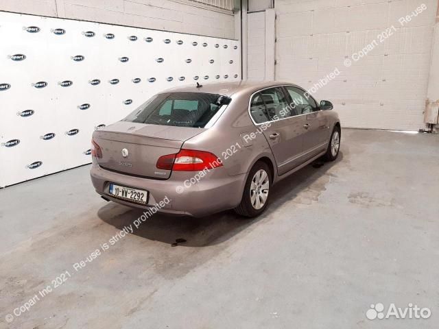 Фара правая skoda superb 2 2010