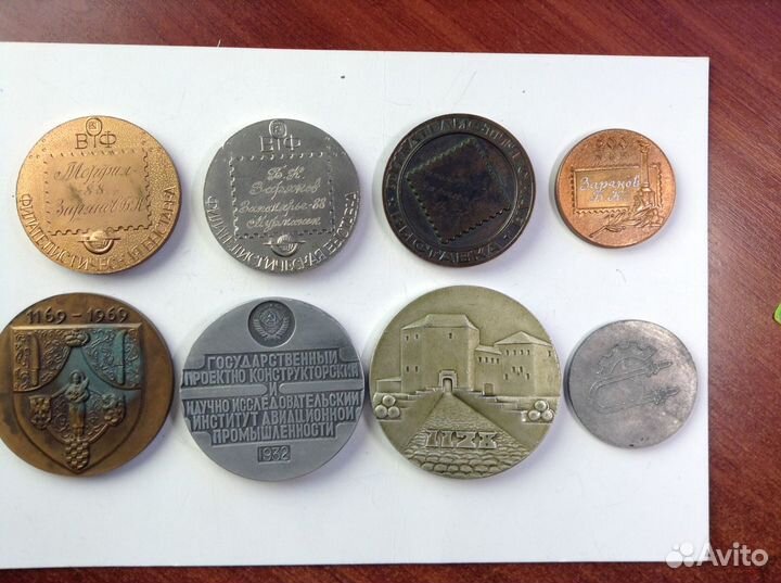 Настольная медаль