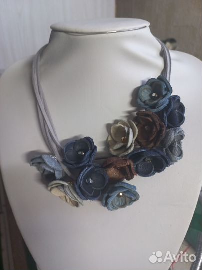 Колье из натуральной кожи