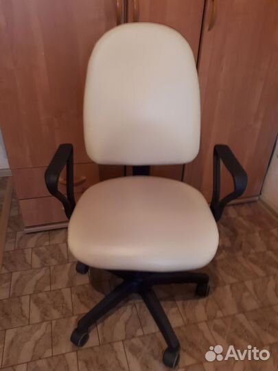 Компьютерное кресло