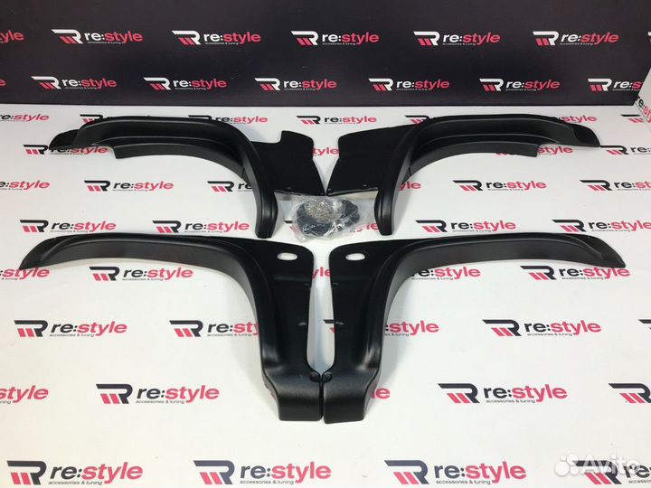 Фендера Suzuki Jimny