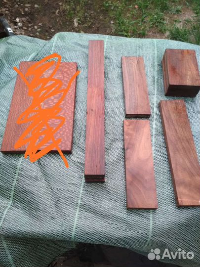 Бруски красного дерева